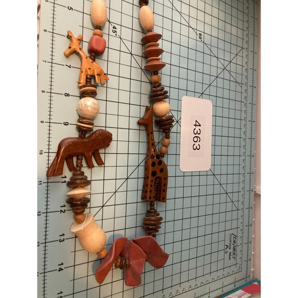 Chunky Wooden Beaded Necklace Carved Animal Pendants Boho Safari Folk Art Ethnic - Picture 9 of 13